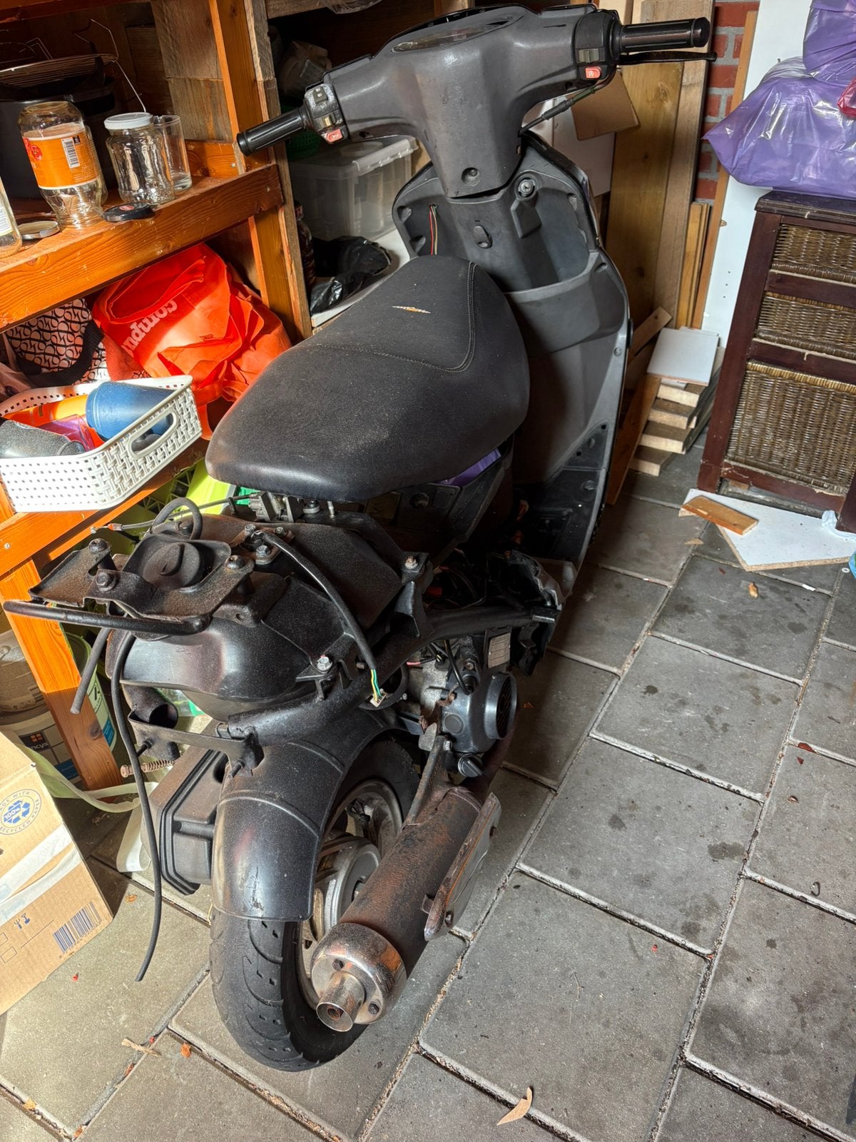Scooter peugeot v clic voor onderdelen, Ophalen, Zo goed als nieuw, Benzine, Overige modellen