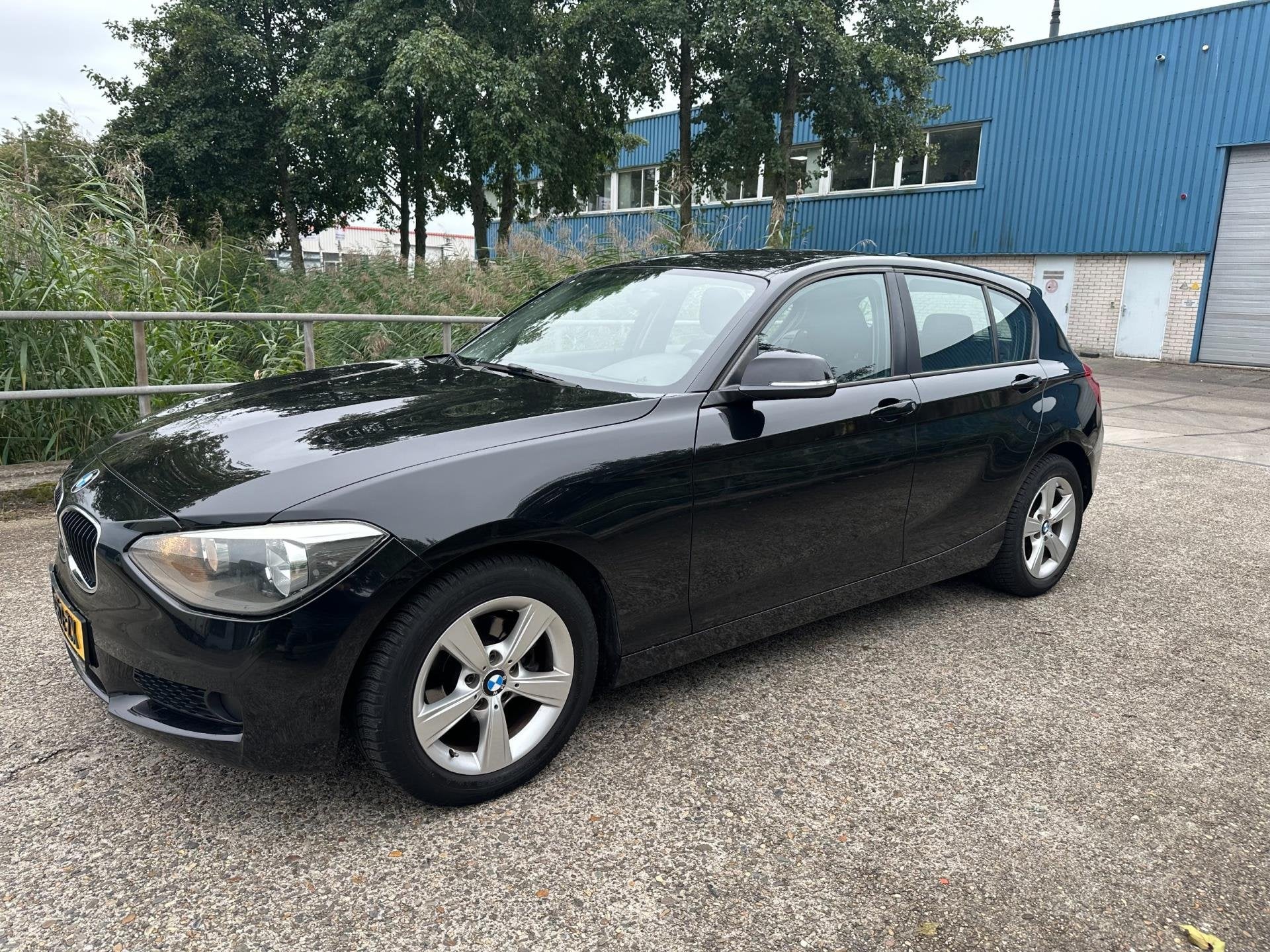 BMW 1-serie 116i Business Airco!5-deurs! Stoelverwarming! Cl, 1-Serie, Euro 5, Gebruikt, 4 cilinders