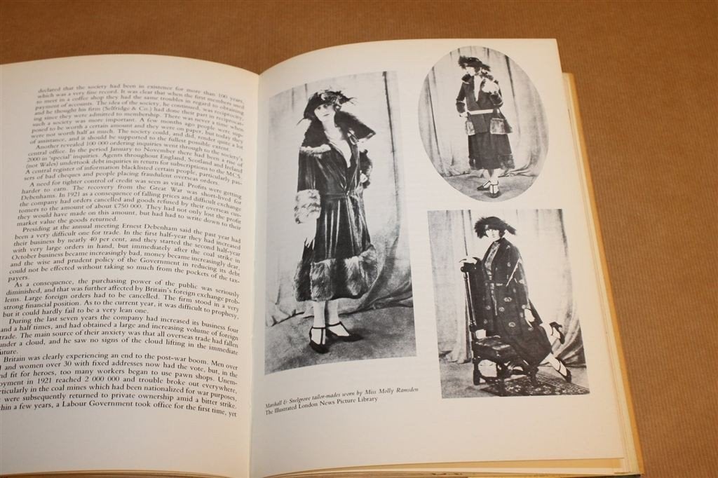 Debenhams 1778-1978 a— Britse Warenhuisgeschiedenis [EN], Ophalen of Verzenden, Gelezen, Europa