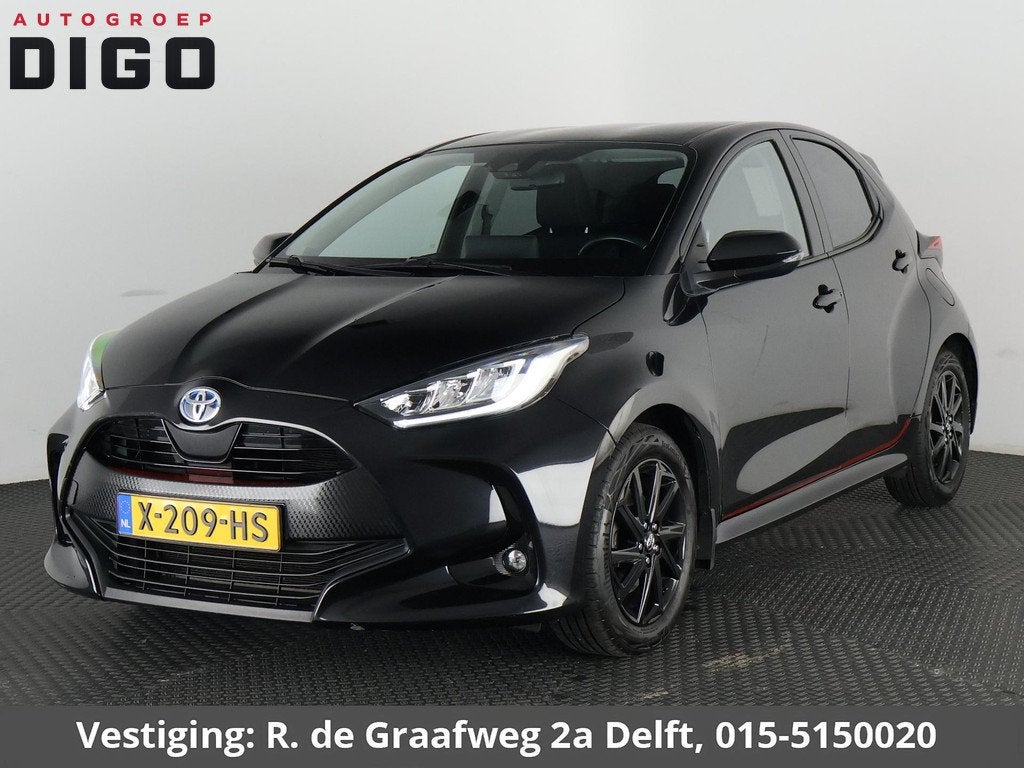 Toyota Yaris 1.5 Hybrid Black Edition | Apple Carplay & Andr, Gebruikt, 1490 cc, Bedrijf, Hybride Elektrisch/Benzine