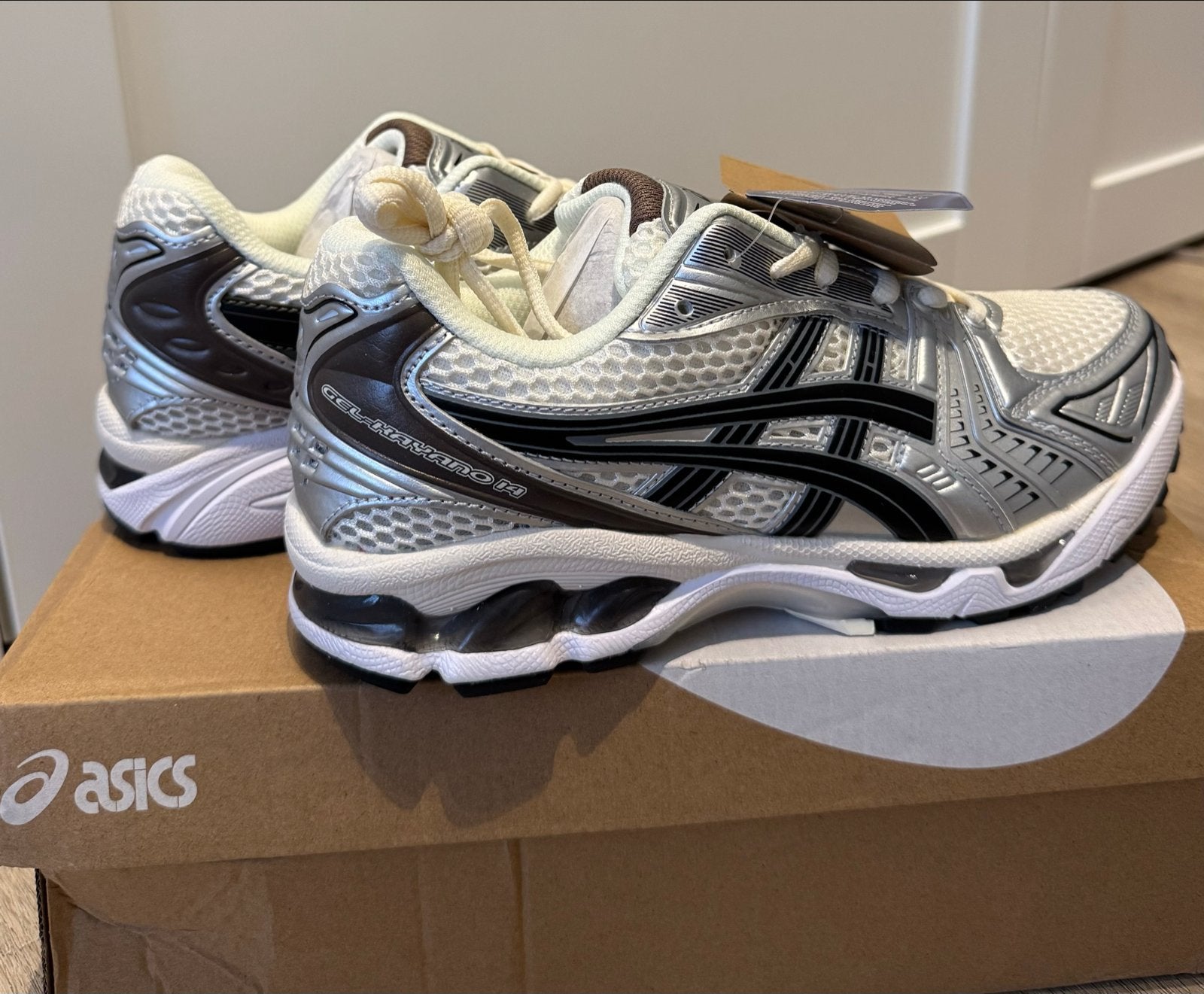 Asics Gel-Kayano 14 - Maat 39 - Nieuw in doos, Kleding | Dames, Schoenen, Verzenden, Nieuw, Grijs, Sneakers of Gympen