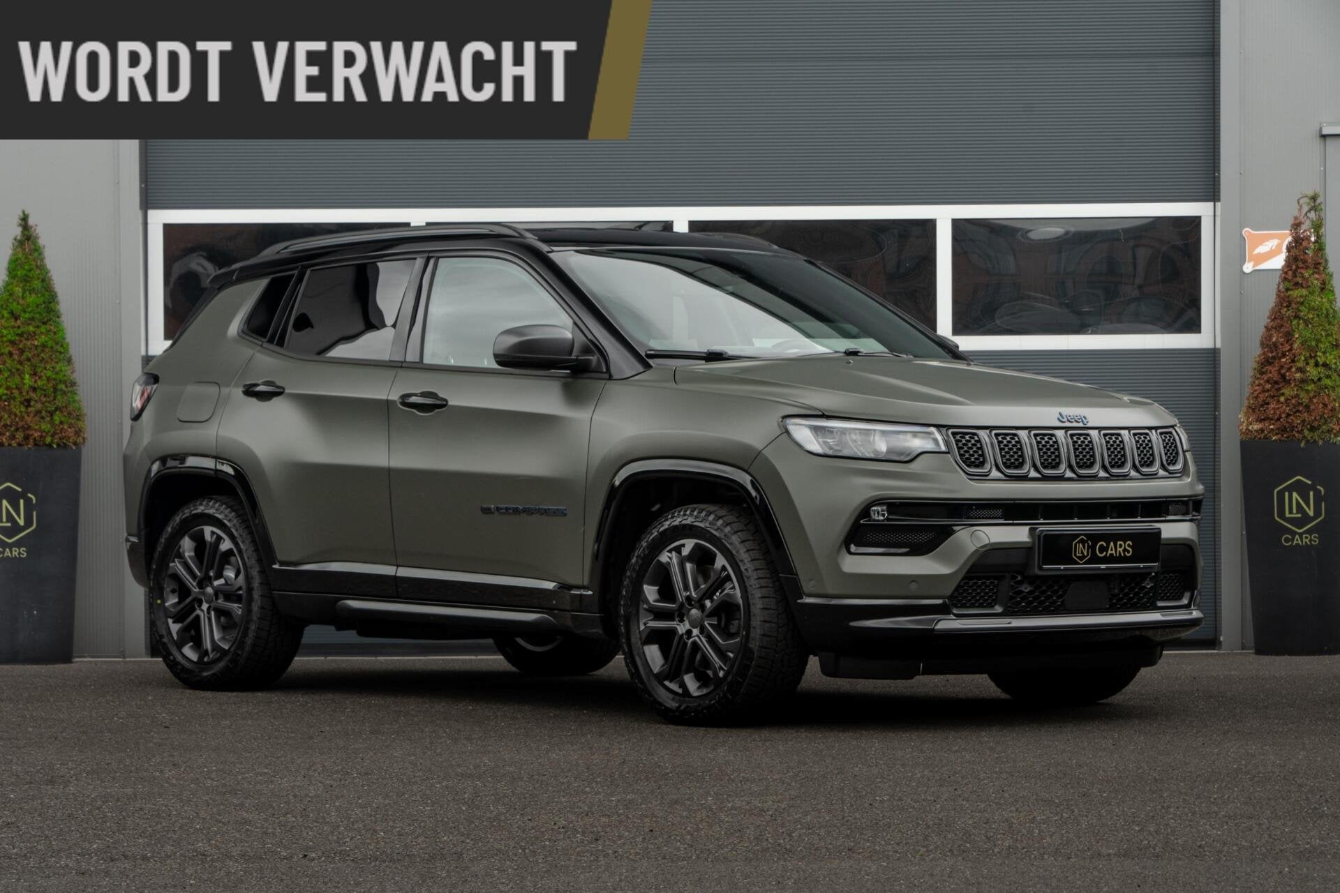 Jeep Compass 4xe 240 Plug-in Hybrid 80th anniversary | DAB, Gebruikt, Zwart, 4 cilinders, Leder en Stof