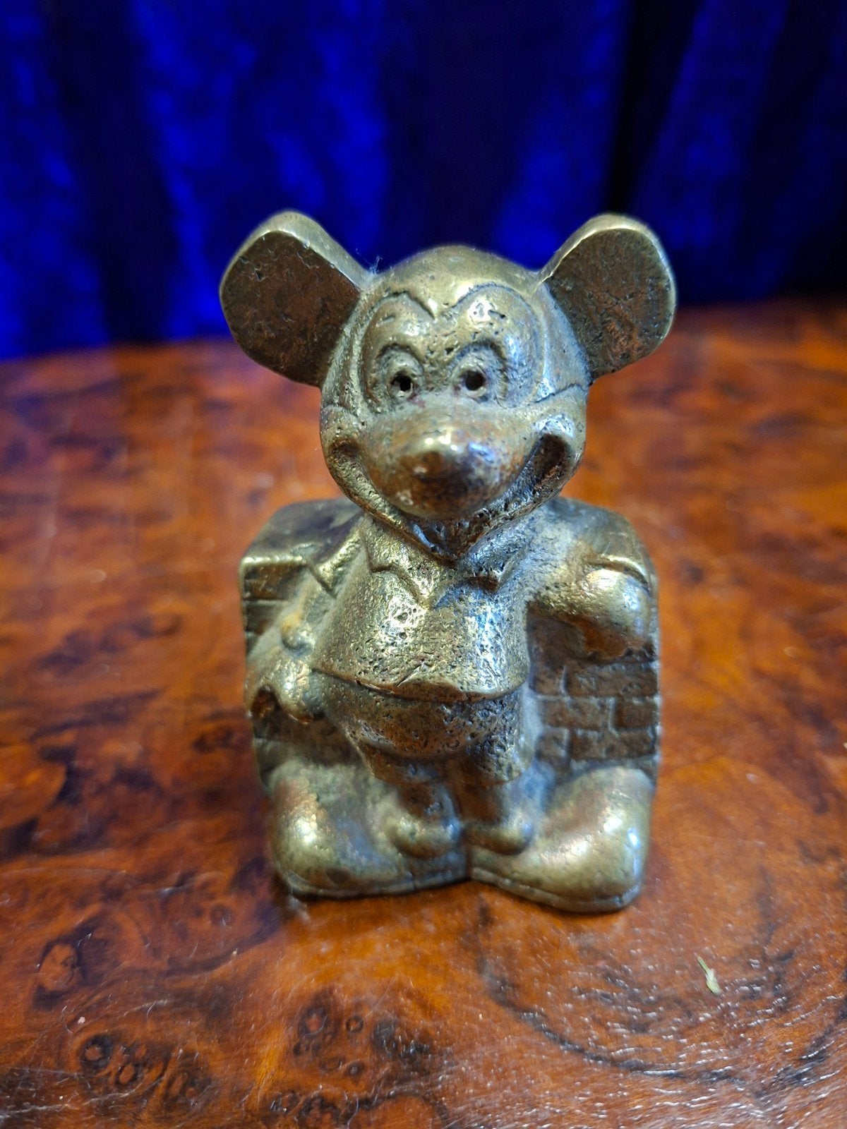 Vintage messing Mickey Mouse beeldje – Massief presse-papier, Verzamelen, Ophalen of Verzenden, Gebruikt, Dier