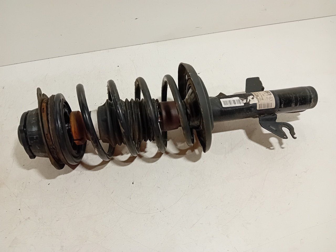 Veerpoot links voor Alfa Romeo Giulietta, Onderdelen@venauto.nl, Van der Ven Autorecycling B.V., Gebruikt, Ettenseweg 76, 4706 PB Roosendaal, The Netherlands