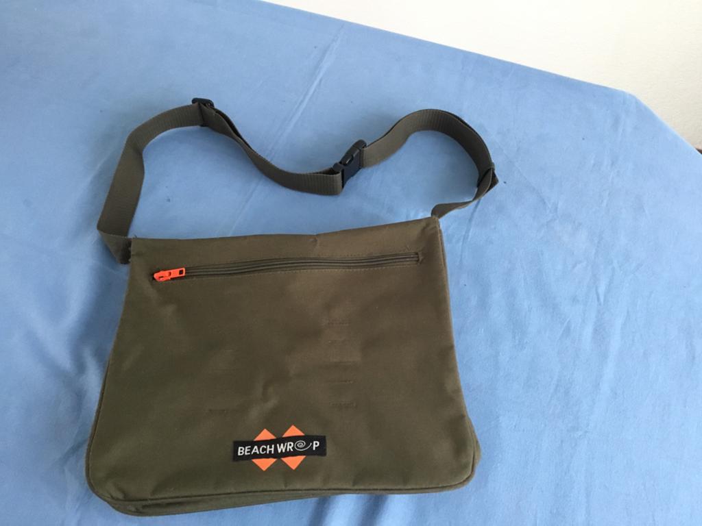 MILITARIA   TASJE  MET  DRAAGRIEM     (  60  x  35  cm  ), Ophalen of Verzenden, Landmacht, Nederland, Overige typen