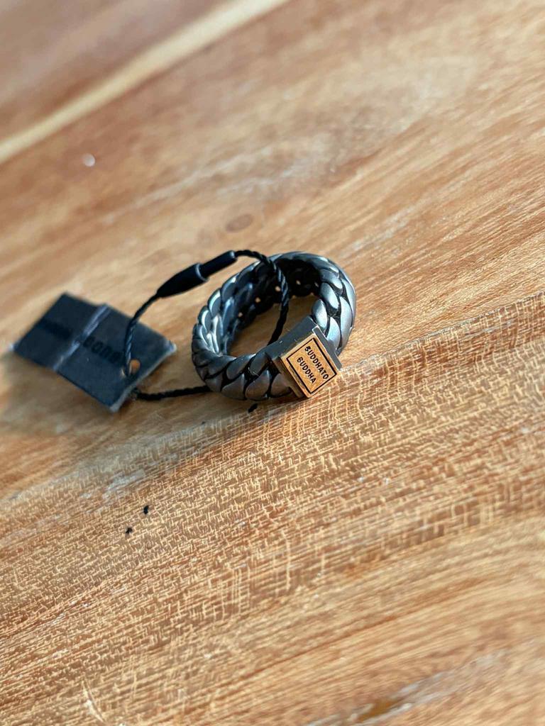 Buddha to Buddha Ben Small Ring Black Rhodium Goud, Zwart, Nieuw, Ophalen of Verzenden, 17 tot 18