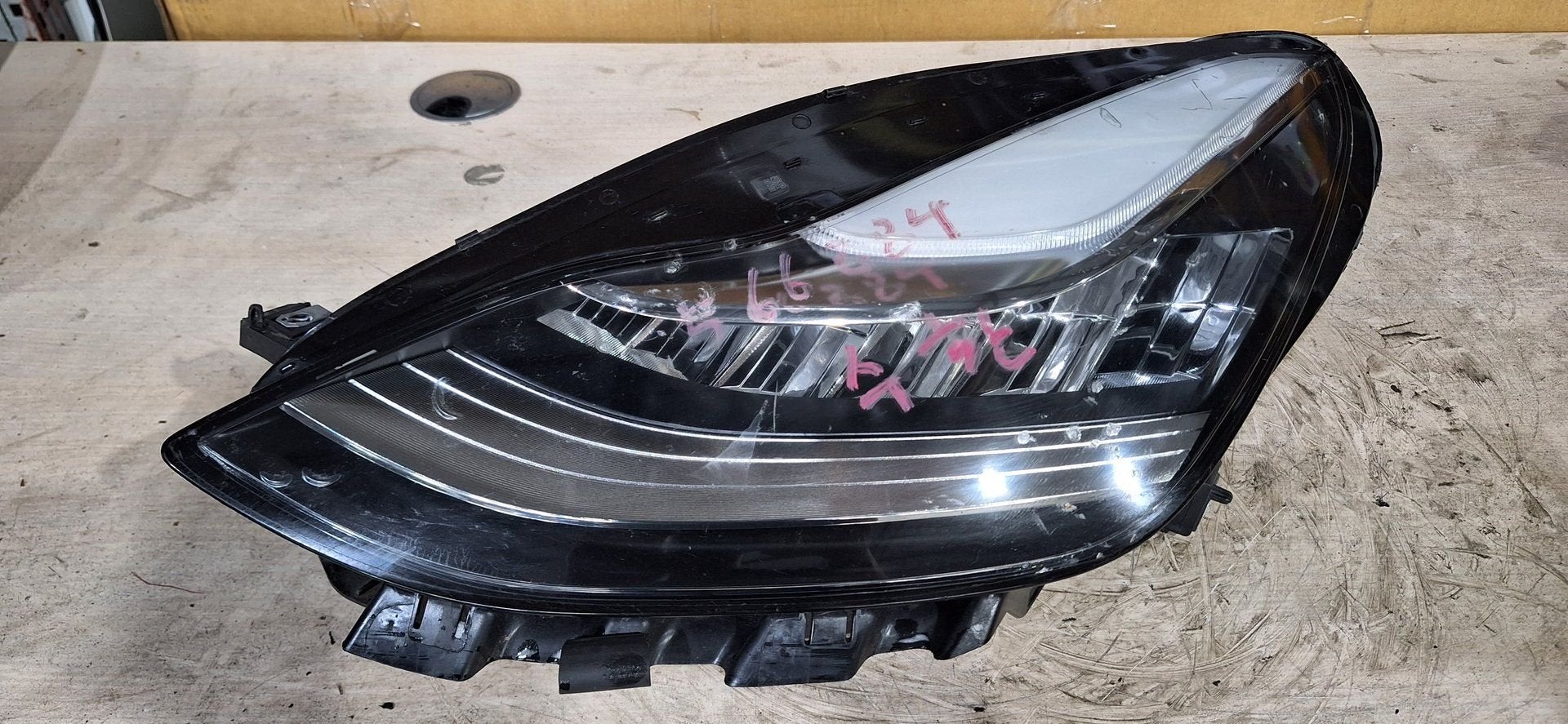 Originele Tesla Model 3 / Model Y Full LED Koplamp Links (SA
