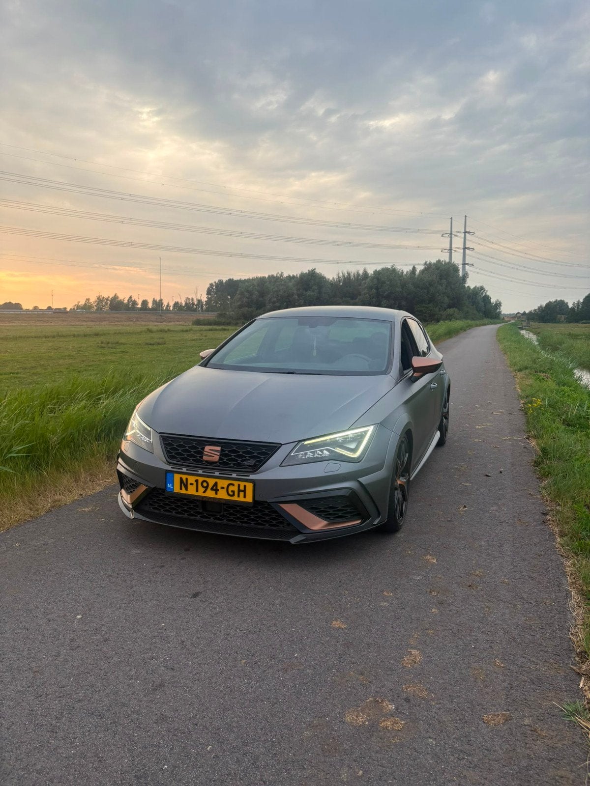 Te koop: SEAT Leon Cupra R 2018 – Nr. 129 van 799 | 380 PK, Voorwielaandrijving, 4 cilinders, 1984 cc, Leon