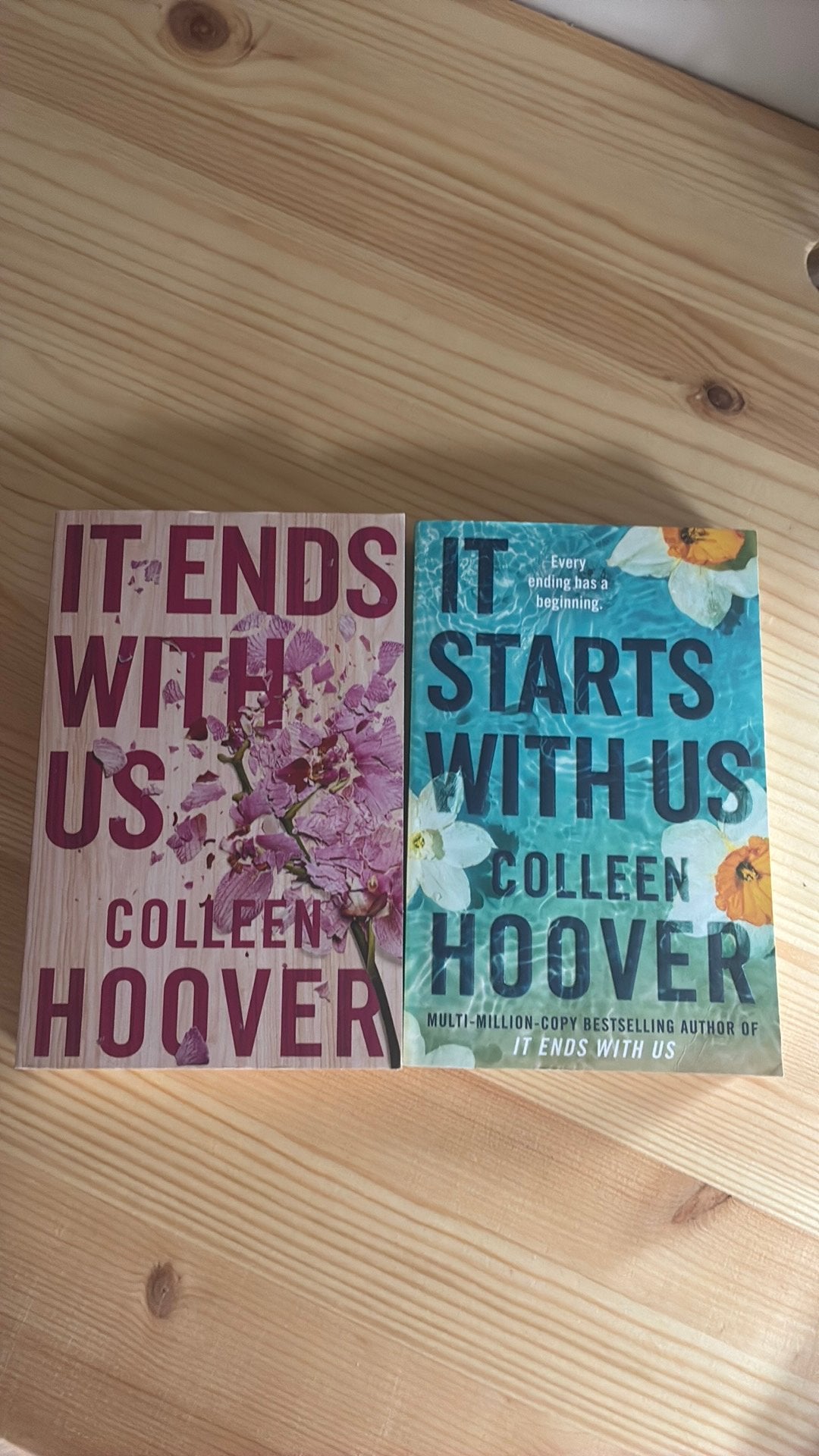 Colleen Hoover boeken: It Starts With Us & It Ends With Us, Ophalen of Verzenden, Zo goed als nieuw, Nederland