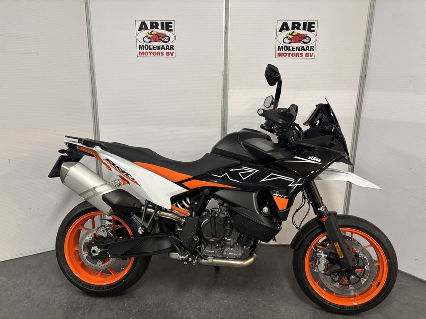 KTM 890 SMT (bj 2024), Motoren, 2 cilinders, KTM, Motorrijbewijs A, Onbekend