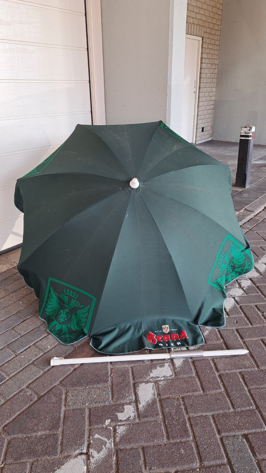 Brand parasol compleet met stok, Ophalen, Gebruikt