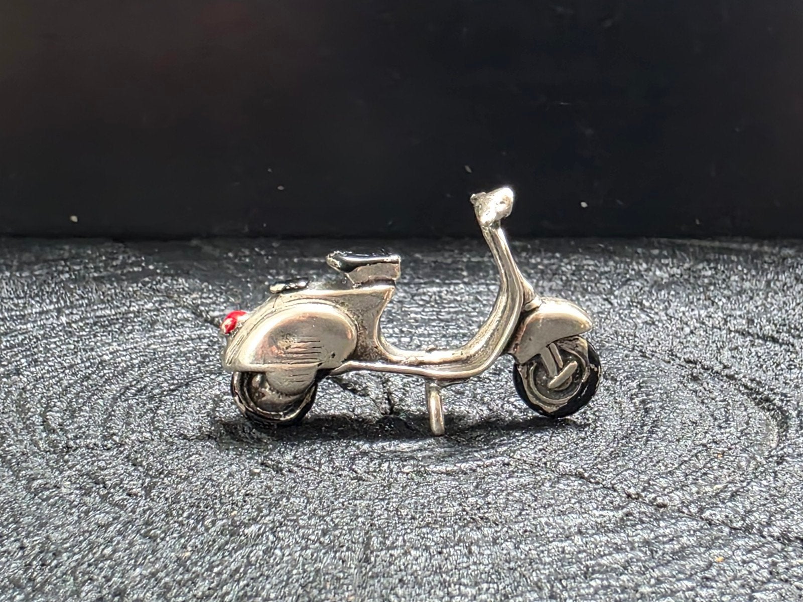 Zilveren Miniatuur Vespa met Emaille, Verzenden, Zilver