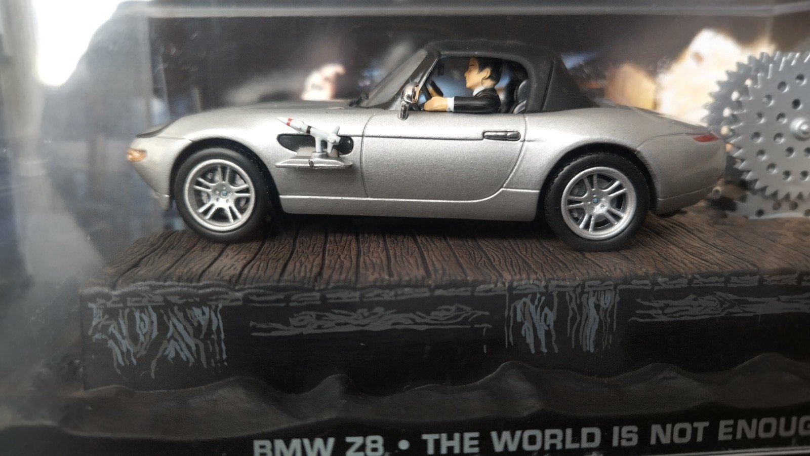 BMW Z8 1:43 James Bond 007 the world is not enough Pol, Overige merken, Auto, Verzenden, Nieuw
