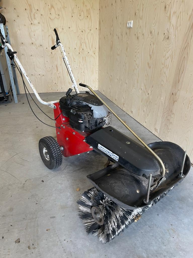 Tielburger veegmachine, Ophalen of Verzenden, Zo goed als nieuw