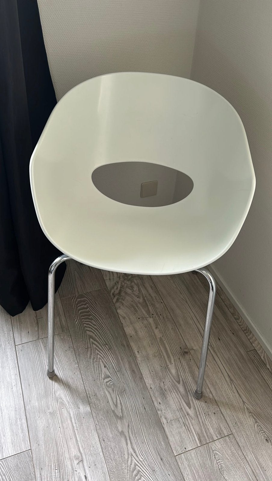 Orbit Large design eetkamerstoelen wit., Huis en Inrichting, Stoelen, Ophalen, Wit, Vijf, Zes of meer stoelen, Kunststof