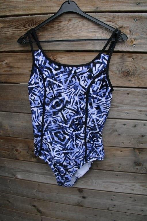 Badpak blauw/ wit Catalina mt XL (16/18) B cup Vaste prijs, Blauw, Badpak, Ophalen of Verzenden, Zo goed als nieuw
