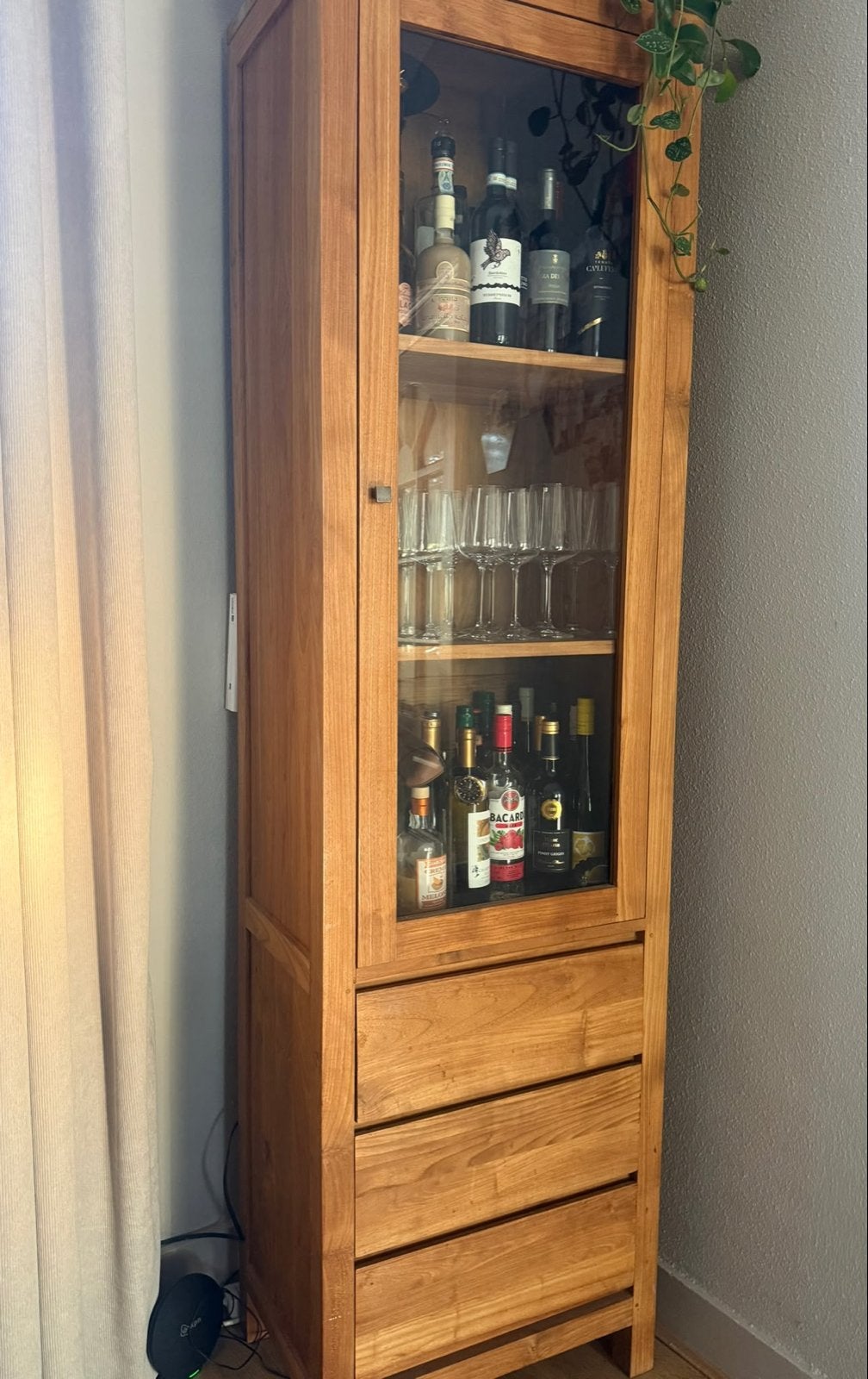Teak vitrinekast met lades en glazen deur, Huis en Inrichting, Ophalen, 200 cm of meer, 50 tot 100 cm, Zo goed als nieuw