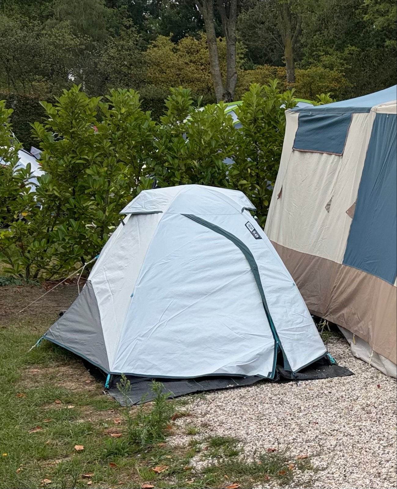 Decathlon Quechua MH100 Fresh & Black 2-persoons tent, Ophalen of Verzenden, Zo goed als nieuw, Tot en met 2