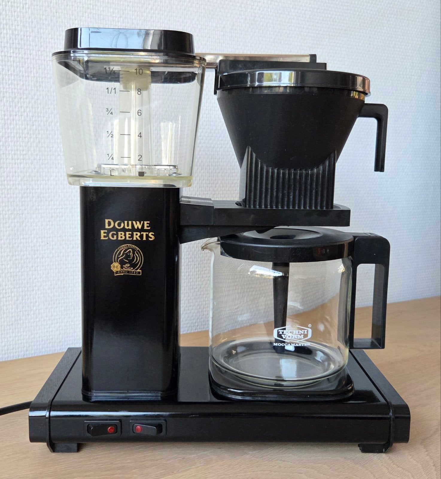 Douwe Egberts Moccamaster koffiezetapparaat zeer nette staat, 4 tot 10 kopjes, Ophalen of Verzenden, Zo goed als nieuw, Koffiemachine