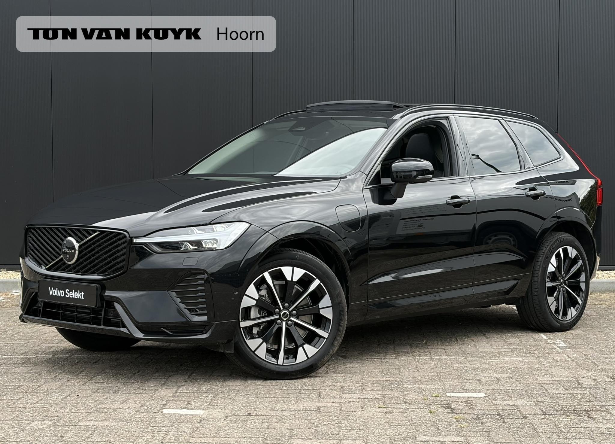 Volvo XC60 2.0 T6 Plug-in hybrid AWD Ultra Dark / Luchtverin