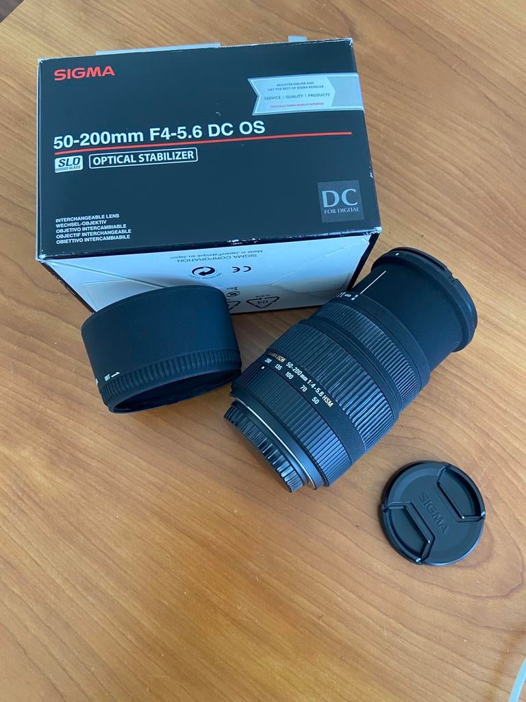 Sigma  lens voor Sony D (A mount)  50-200mm F4-5.6 DC OS, Ophalen of Verzenden, Zo goed als nieuw, Telelens