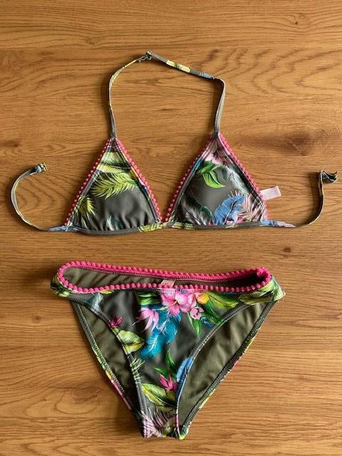 Shiwi groene bikini met tropische print mt 176 ZGAN, Meisje, Sport- of Zwemkleding, Ophalen of Verzenden, Zo goed als nieuw