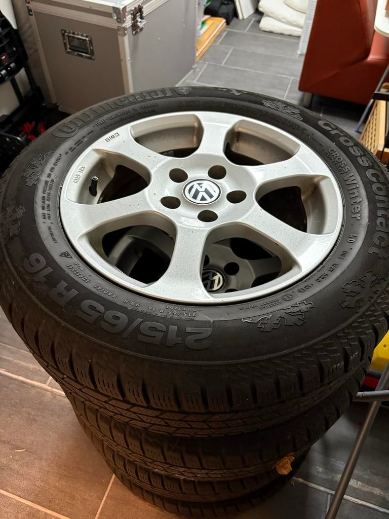 Winterbanden op lichtmetalen velgen VW Tiguan 5N, Auto-onderdelen, Banden en Velgen, Ophalen, 16 inch, Banden en Velgen, Winterbanden