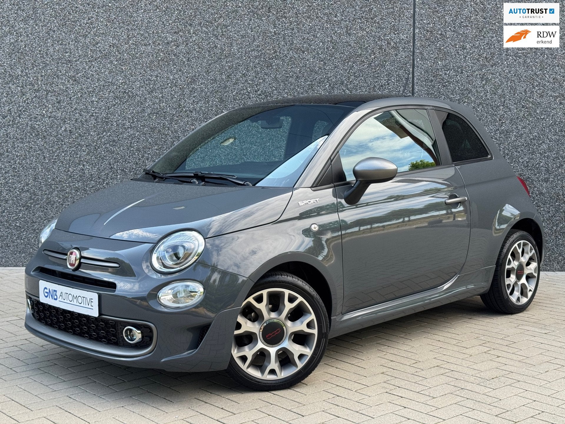 Fiat 500 1.0 Hybrid Sport | Pano | Cruise control | Carplay, Voorwielaandrijving, Gebruikt, 4 stoelen, Leder en Stof