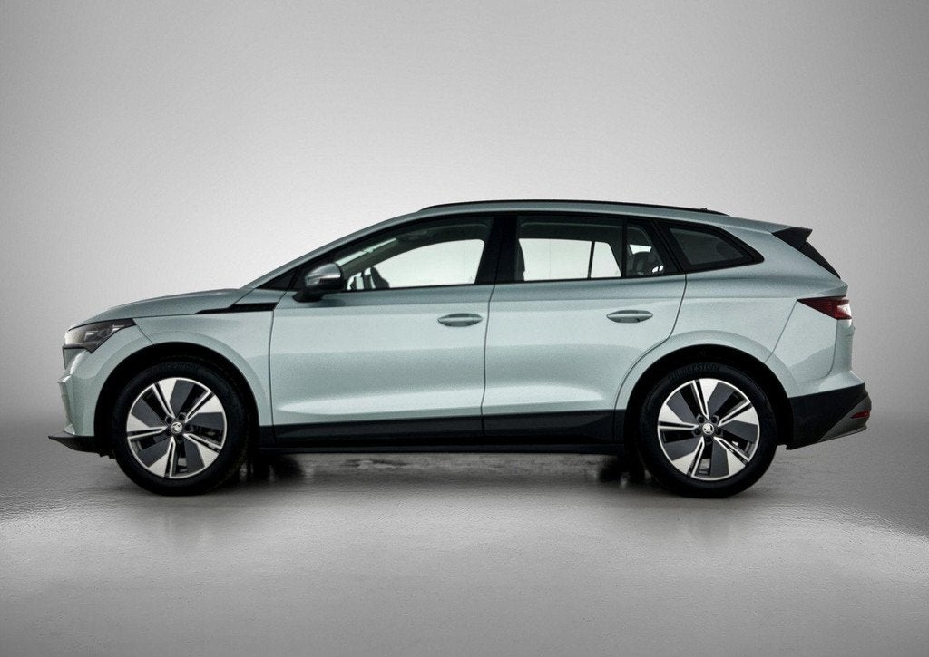 Skoda Enyaq iV 60 Trekhaak/Camera/verwarmbare voorstoelen, Automaat, Achterwielaandrijving, 179 pk, Leder en Stof