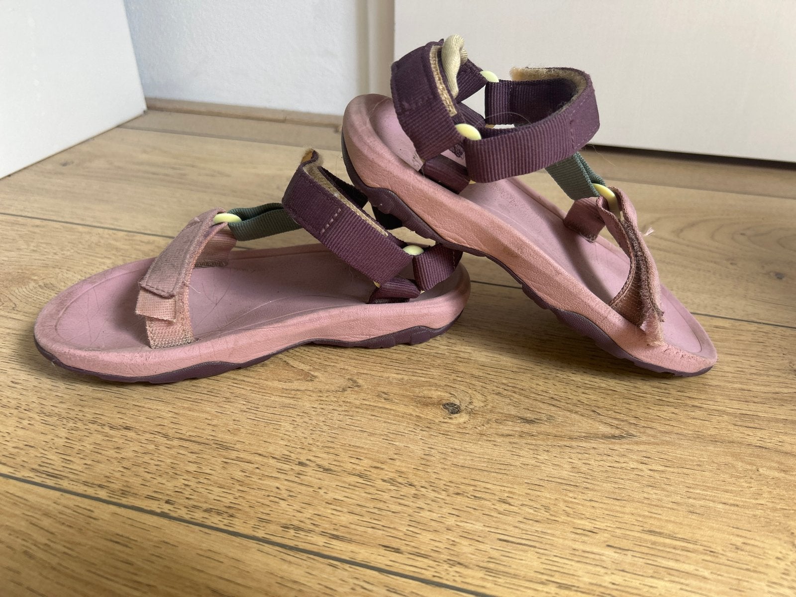 Teva sandalen maat 29 - Roze/Paars, Kinderen en Baby's, Ophalen, Gebruikt, Meisje, Overige typen