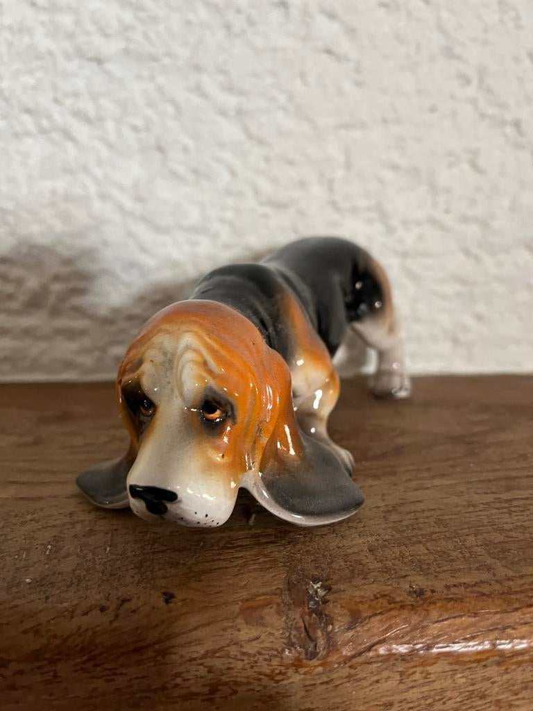 Schattig merkloos beeldje van een Basset Hound hond, Ophalen of Verzenden, Zo goed als nieuw, Dier