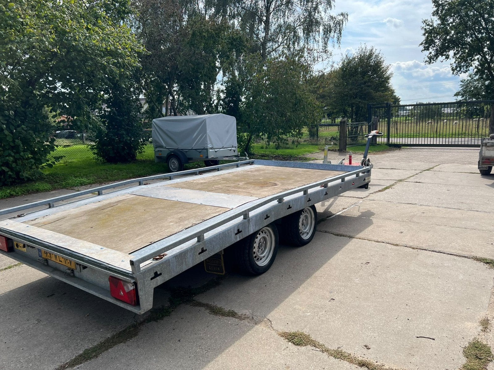 Te koop: auto-ambulance., Ophalen