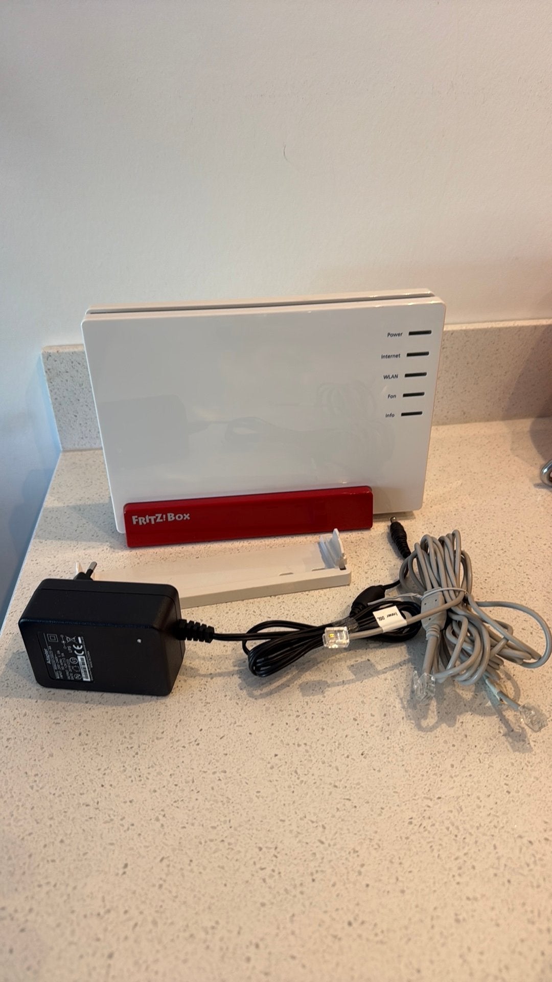 Fritzbox 7581, Ophalen, Zo goed als nieuw, Router met modem