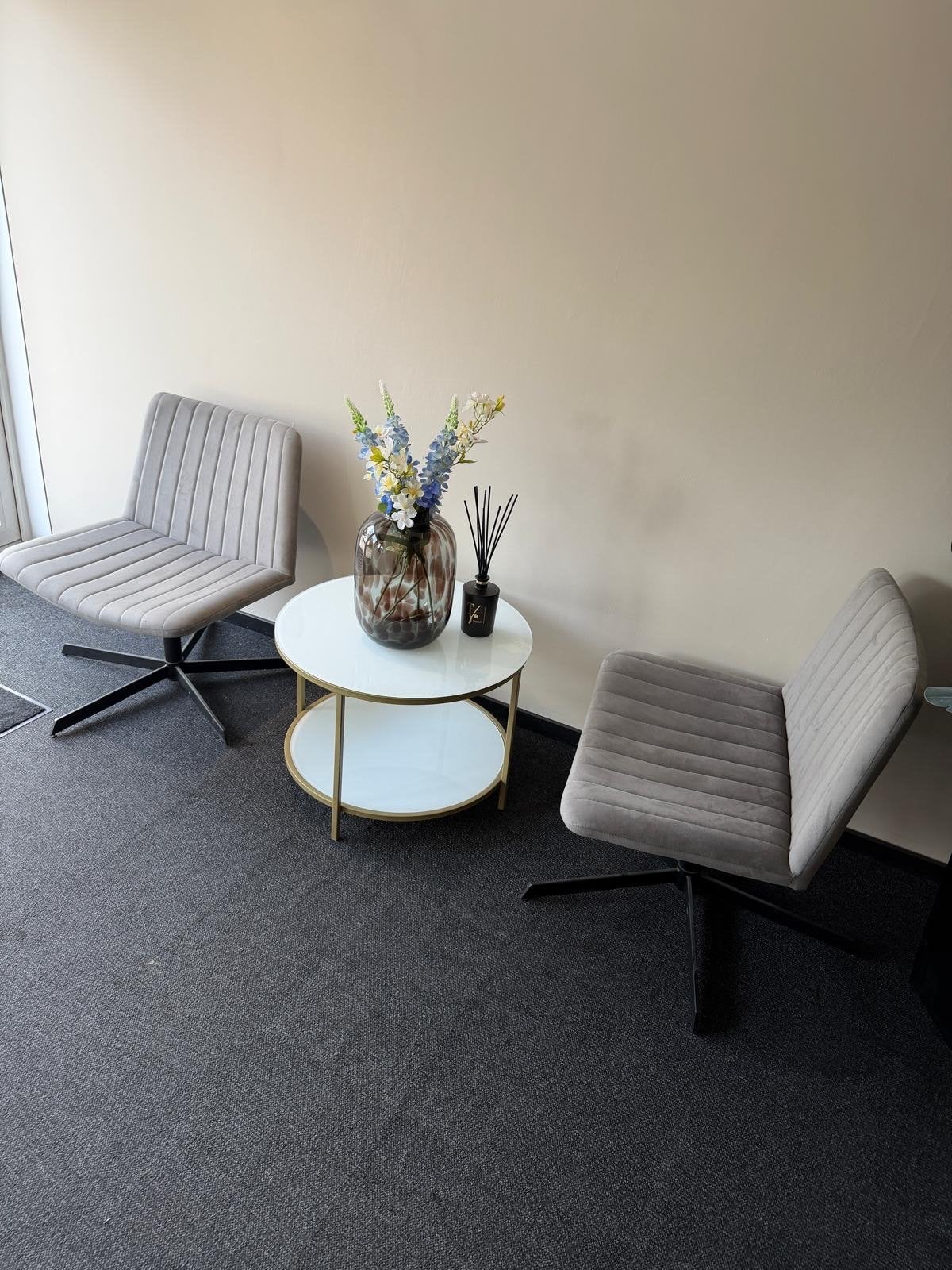 Set van 2 grijze fauteuils met salontafel, Ophalen, Twee, Zo goed als nieuw, Stof