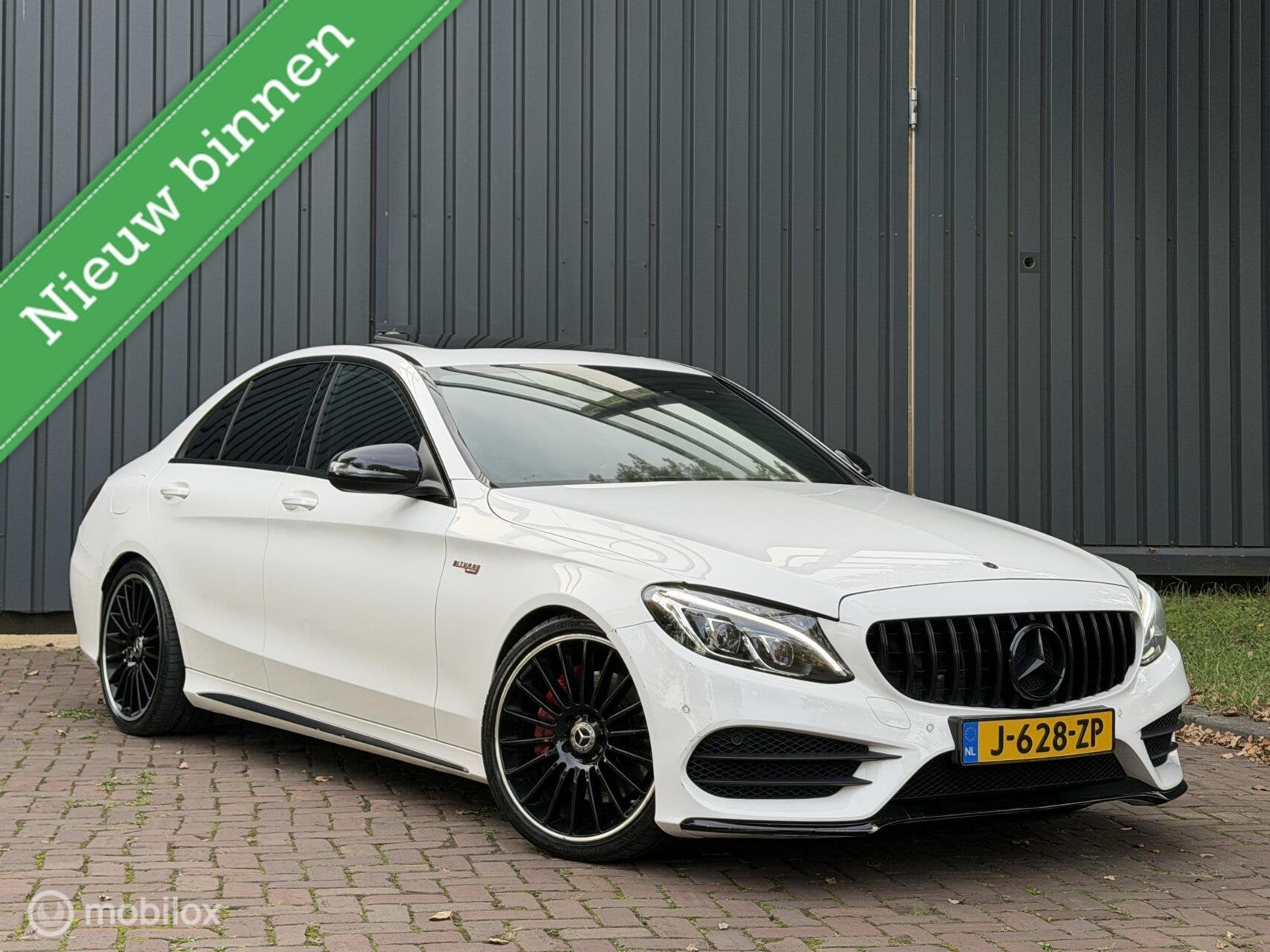 Mercedes C-klasse 400 4MATIC AMG Pano|Camera|Leder|Xenon|Nav, Auto's, Euro 6, Vierwielaandrijving, Sedan, 750 kg