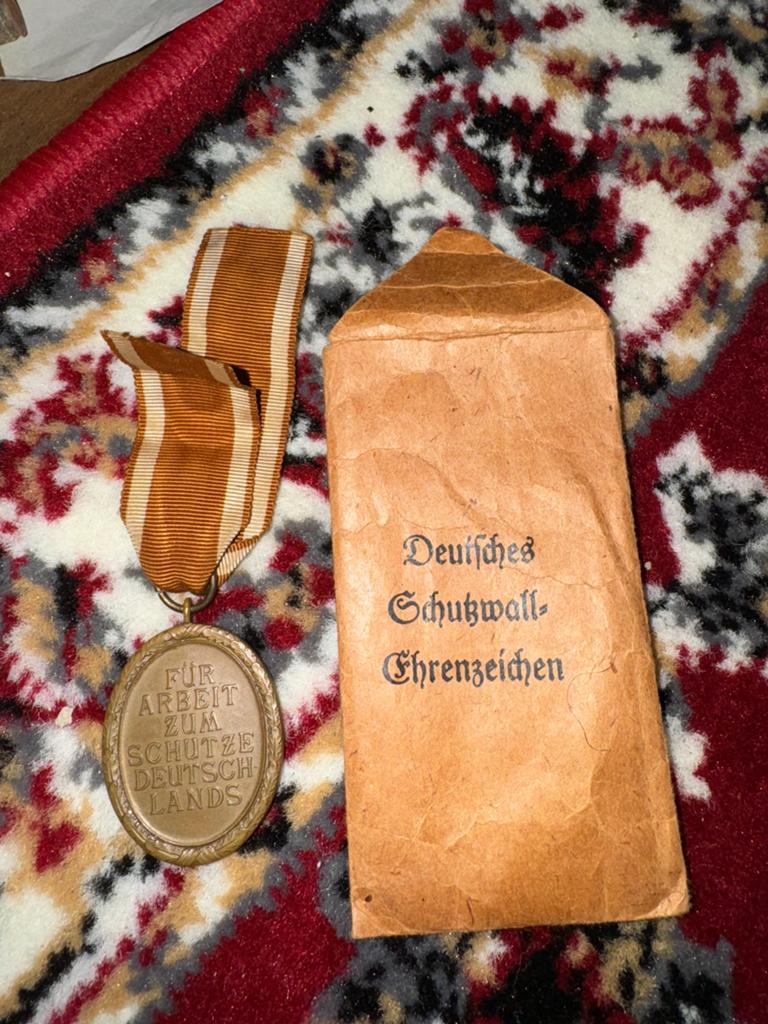 Ww2 duits medaille “westwall” orgineel, Verzamelen, Militaria | Algemeen, Ophalen of Verzenden, Landmacht, Duitsland, Lintje, Medaille of Wings