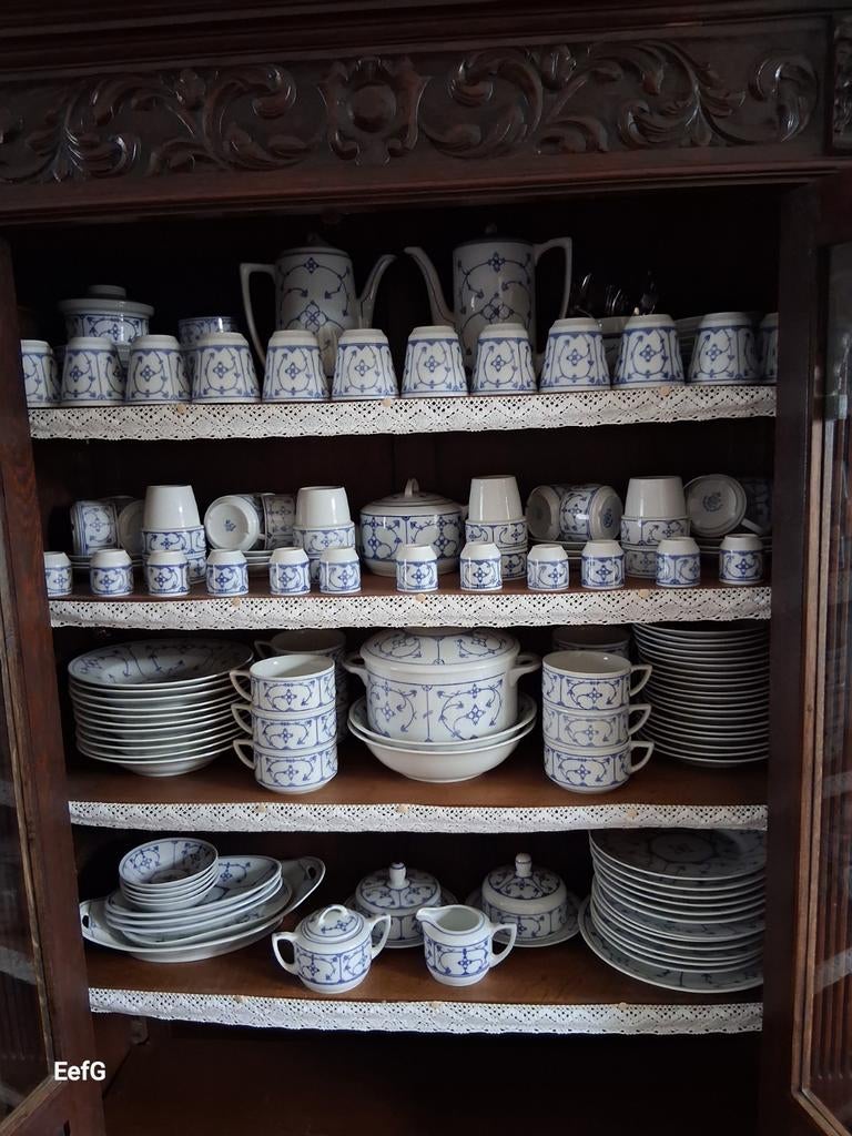 Prachtig Blauw Saks servies minimaal 12 delig, Ophalen