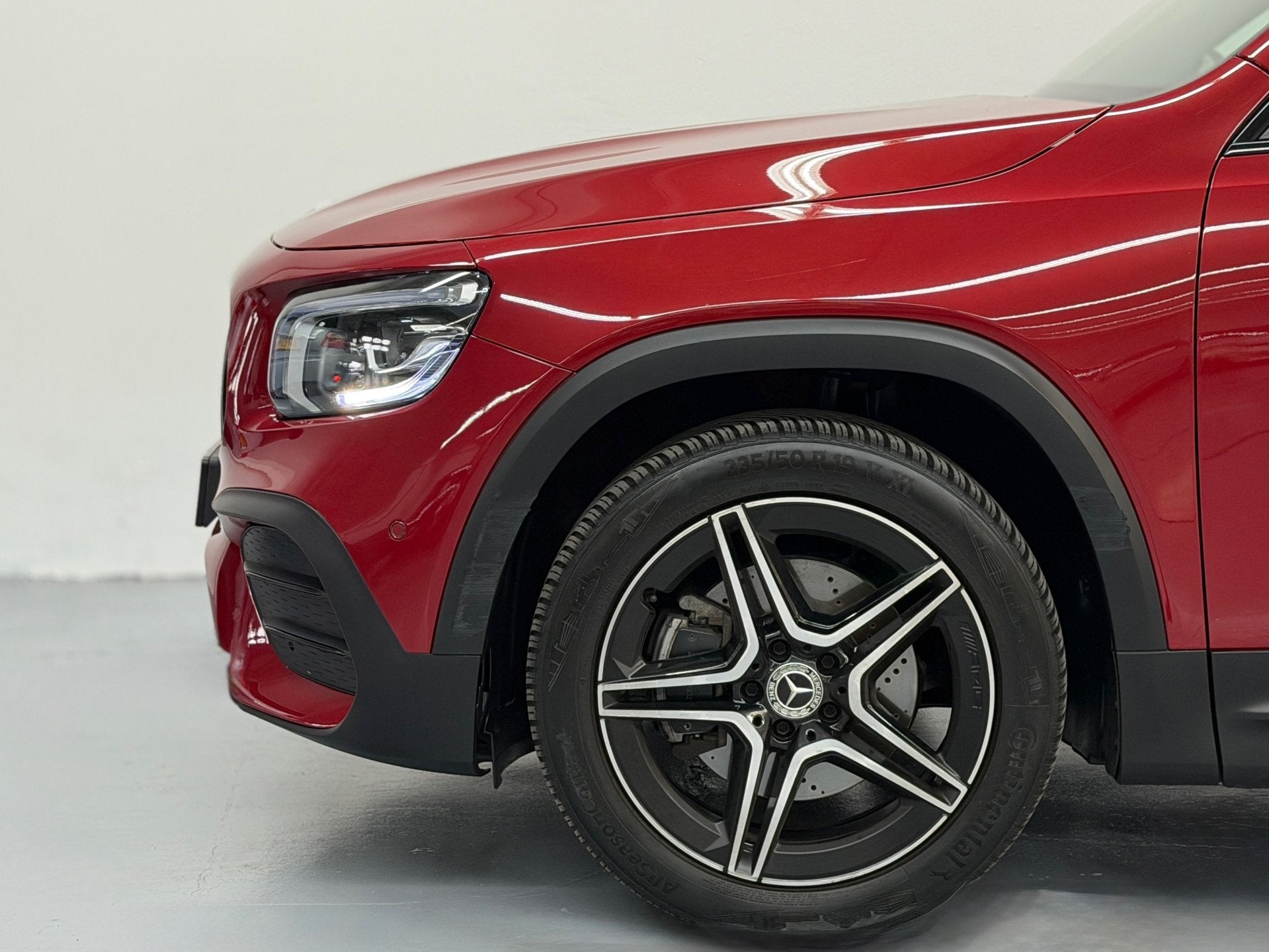 Mercedes-Benz GLB 200 Business Solution AMG 7P Pano Trekhaak, Auto's, Dealer onderhouden, Parkeerassistent, Euro 6, 4 cilinders