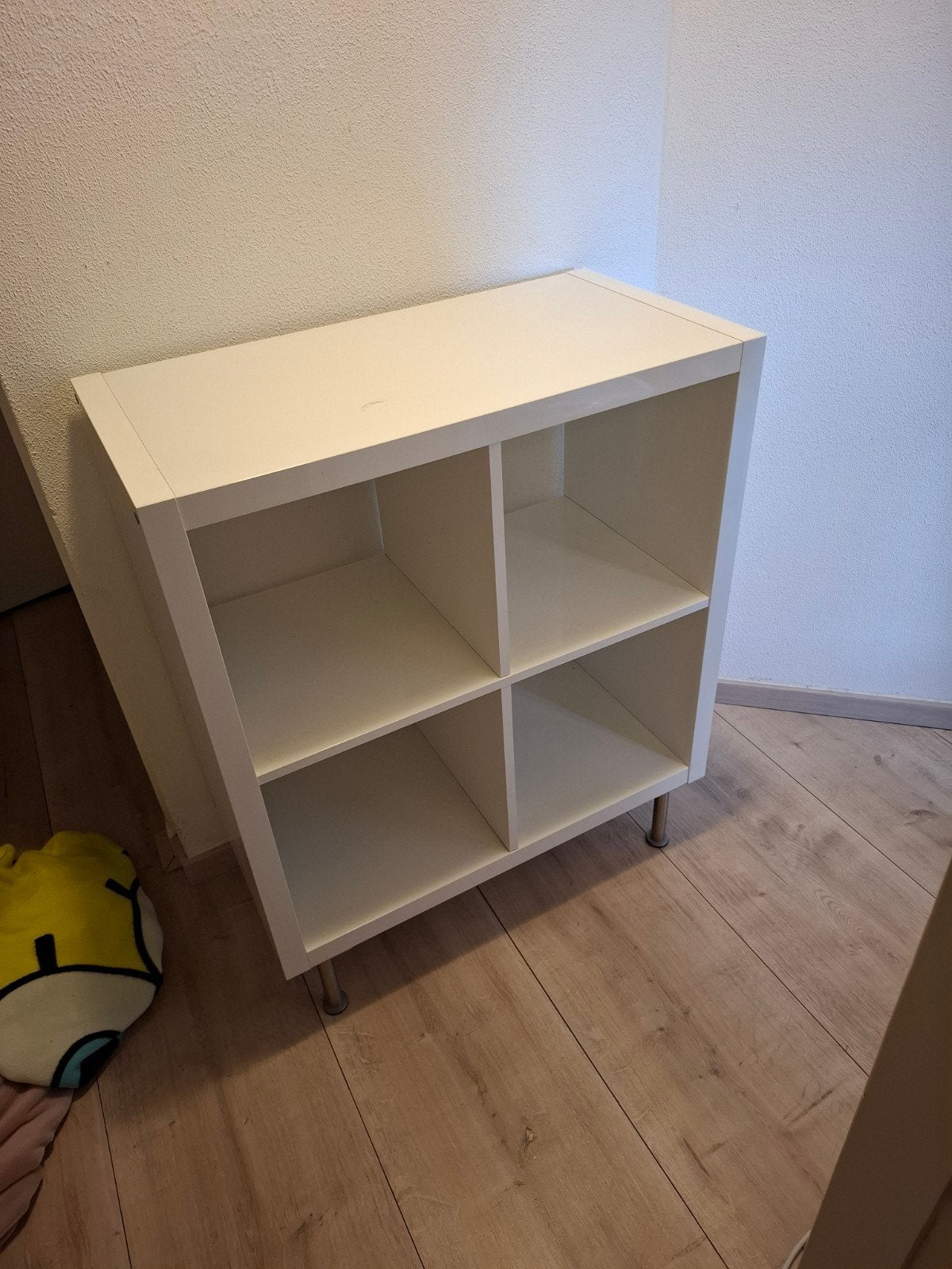 Wit vakkenkastje voor slaapkamer - lichte schade, Ophalen, Met plank(en), Gebruikt, 50 tot 100 cm