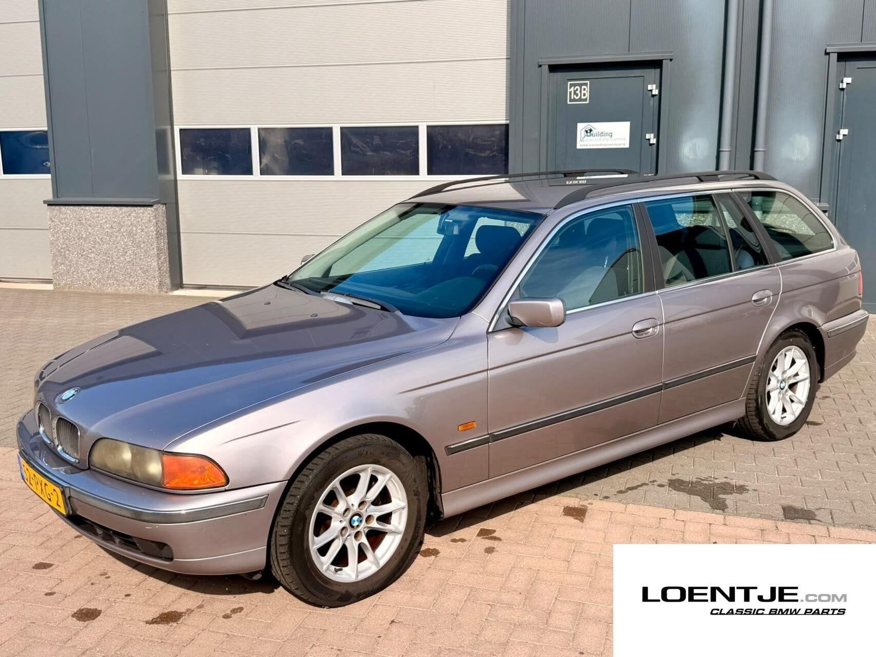 BMW e39 520i Touring, nieuwe apk, hand geschakeld youngtimer, Auto's, Euro 2, Achterwielaandrijving, Gebruikt, 150 pk