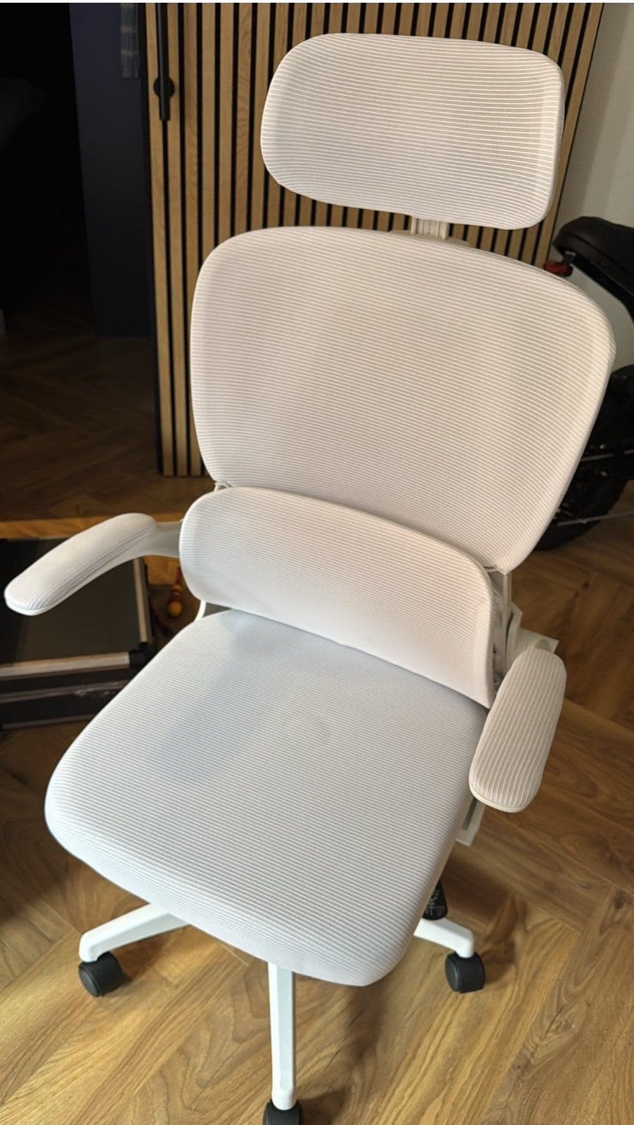 Nieuwe ergonomische bureastoel wit