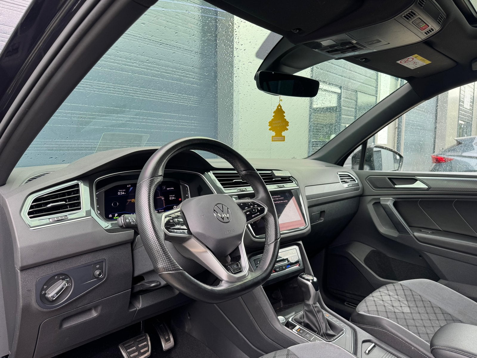 Foto 17 van Volkswagen Tiguan 1.4 TSI eHybrid R-line PANO / HUD / VOL