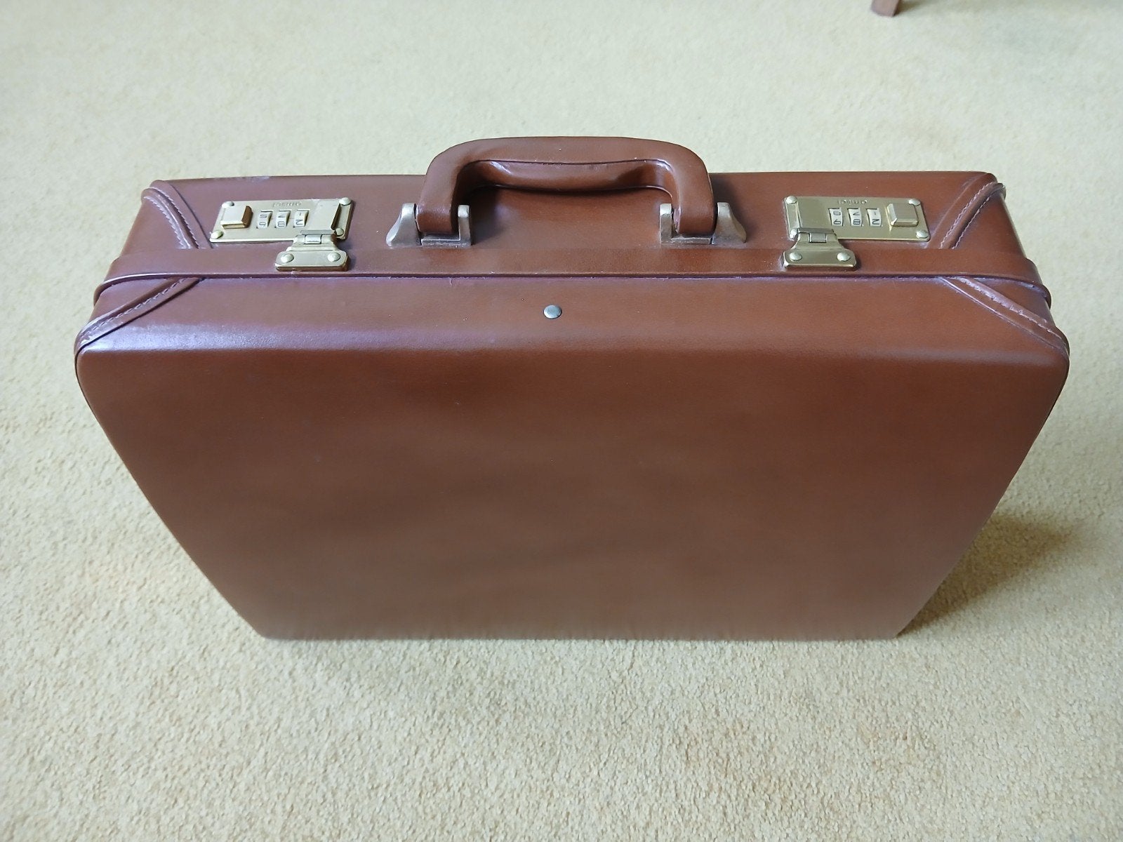 Leren attache koffer (nieuw), Ophalen of Verzenden, Minder dan 35 cm, Nieuw, Slot