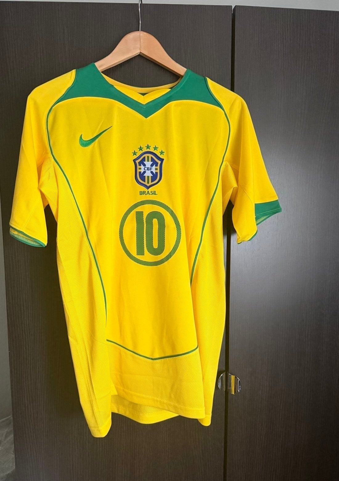 Nike Brazilië Thuisshirt Ronaldinho #10, Maat 48/50 (M), Geel, Ophalen of Verzenden, Zo goed als nieuw