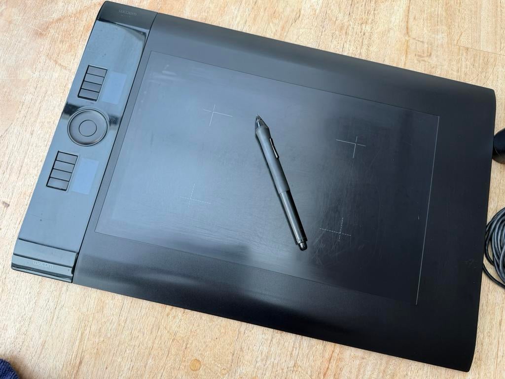 Wacom Intuos4 professioneel tekentablet, Ophalen of Verzenden, Gebruikt, Bedraad
