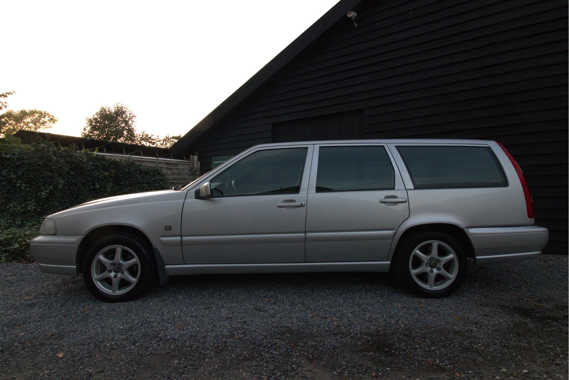 Volvo V70 2.5 Luxury-Line (bj 1999), 145 pk, Gebruikt, Zwart, 1434 kg