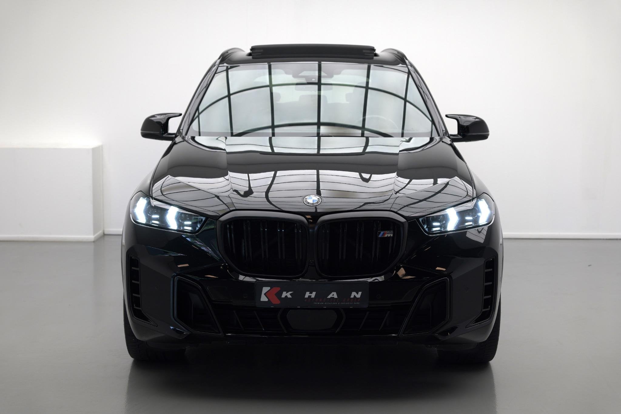 BMW X5 M60i xDrive |Pano|SkyLounge|Carbon|Massage|, Automaat, Gebruikt, 4395 cc, Alcantara