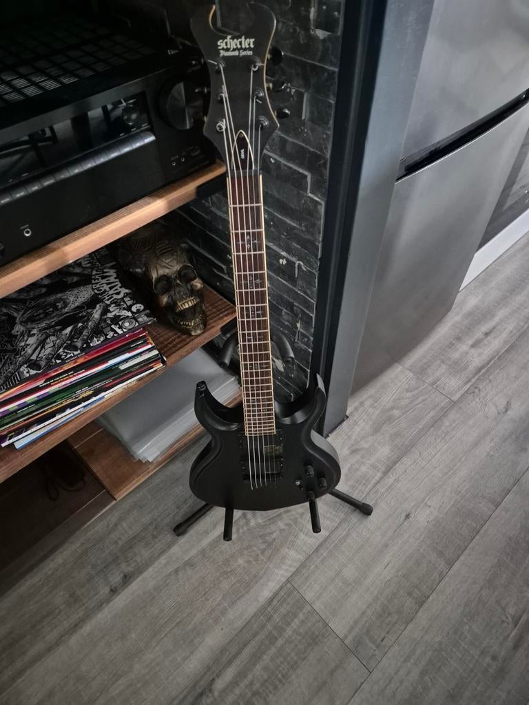 Schecter Zwart Solid Body Elektrische Gitaar, Ophalen, Gebruikt, Solid body, Overige merken