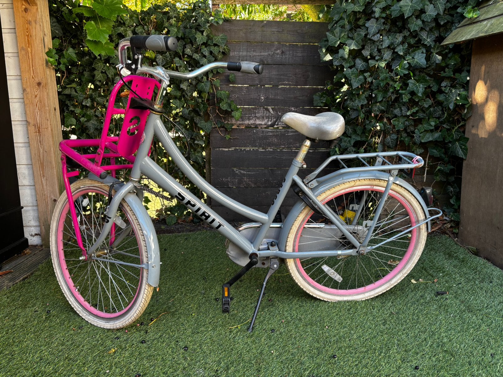 Kinderfiets Spirit Cargo roze/grijs 26 inch, Terugtraprem, Gebruikt, Handrem, Ophalen