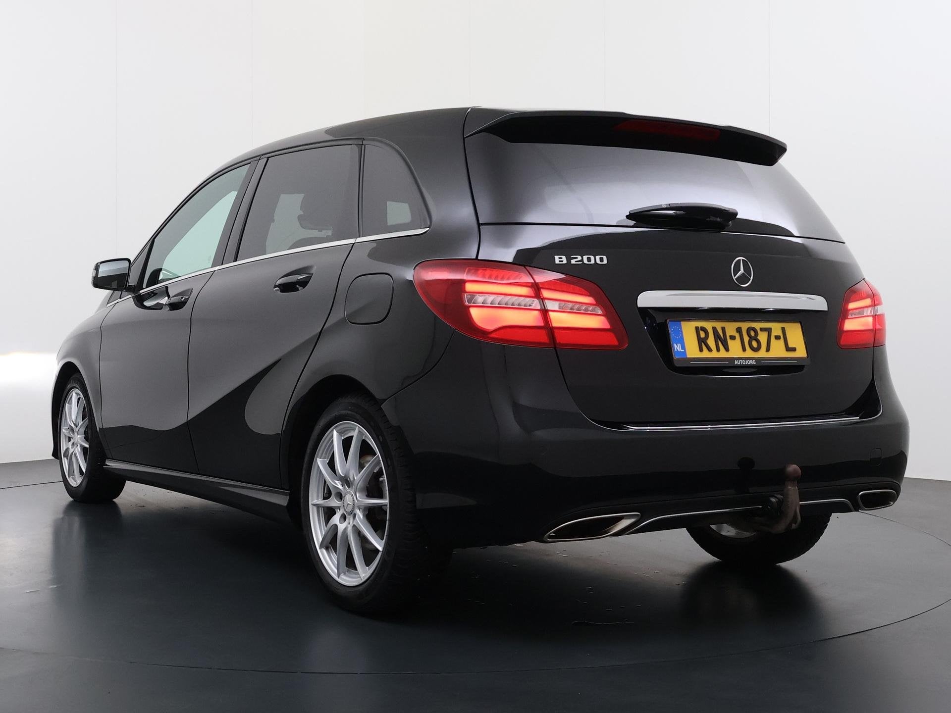 Mercedes-Benz B-klasse 200 Ambition Leder | Trekhaak | Navig, Gebruikt, Leder en Stof, Zwart, Bedrijf